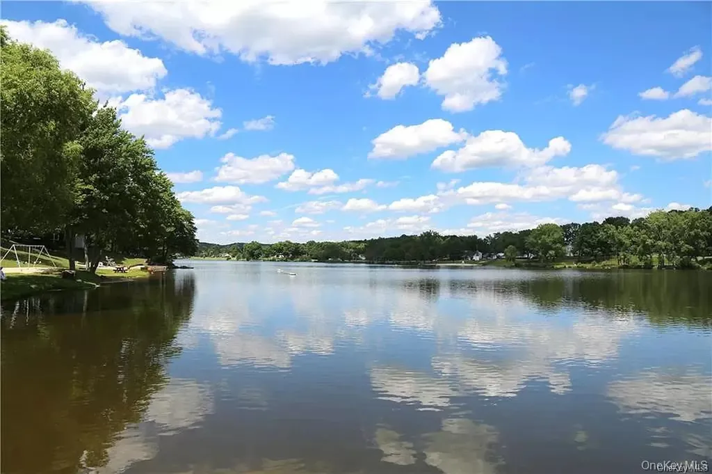 12 Mamanasco Road Carmel NY 10512