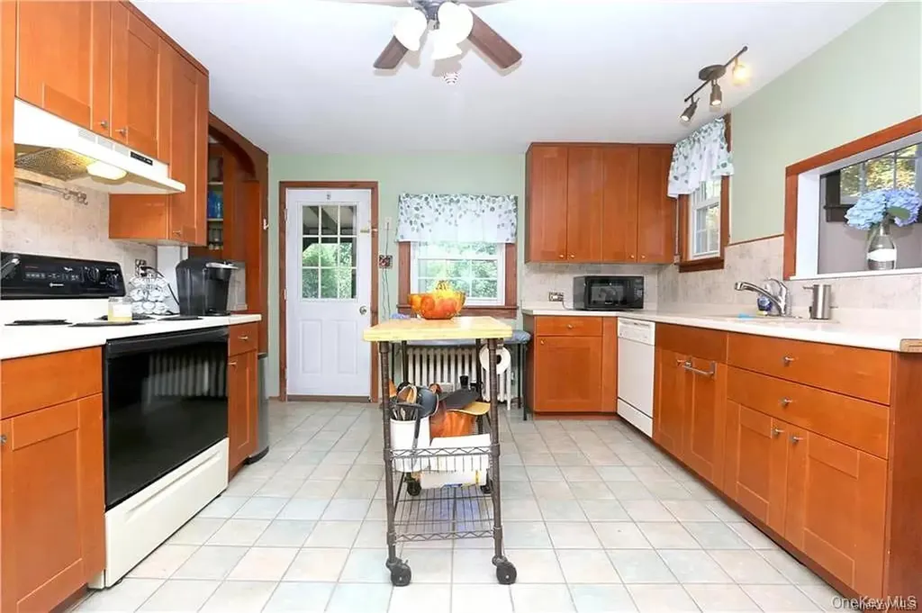 12 Mamanasco Road Carmel NY 10512