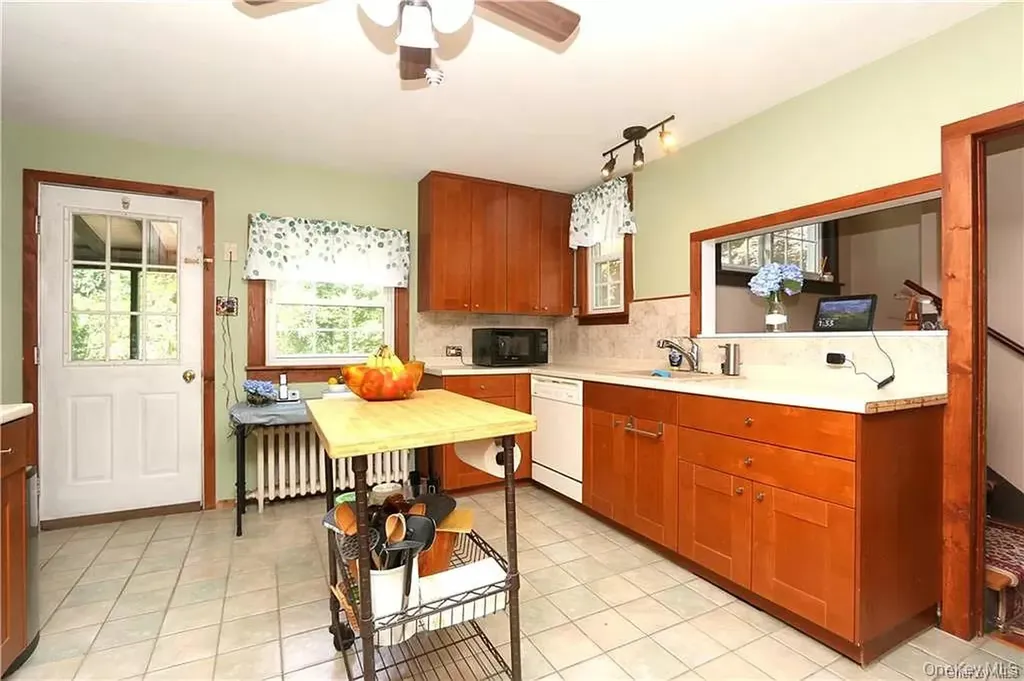 12 Mamanasco Road Carmel NY 10512