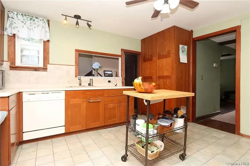 12 Mamanasco Road Carmel NY 10512