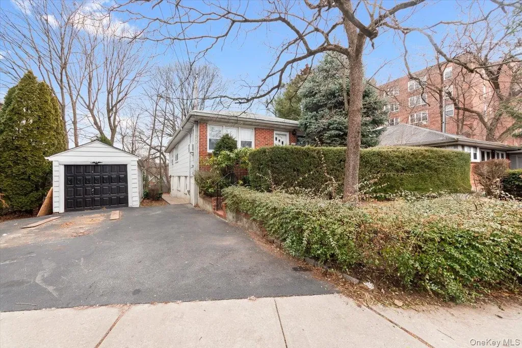 5824 Fieldston Road Bronx NY 10471