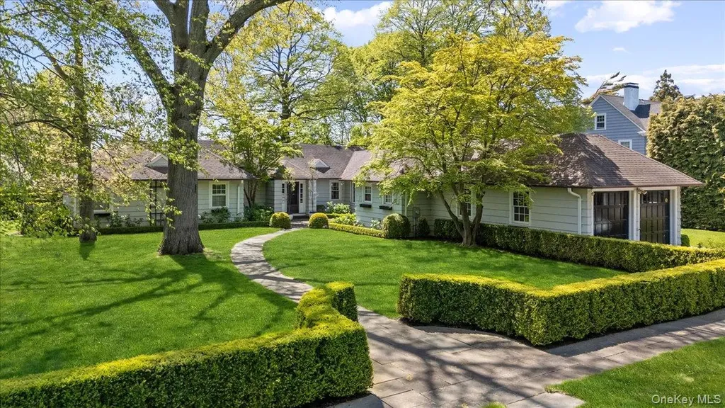 100 Ocean Avenue Lawrence NY 11559