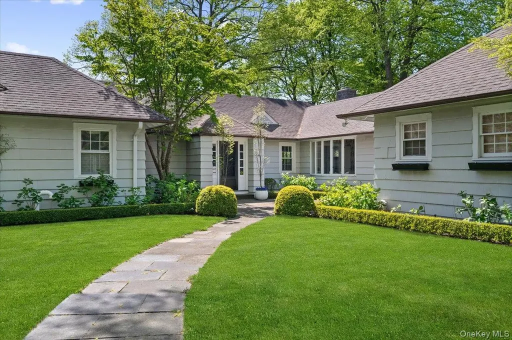 100 Ocean Avenue Lawrence NY 11559
