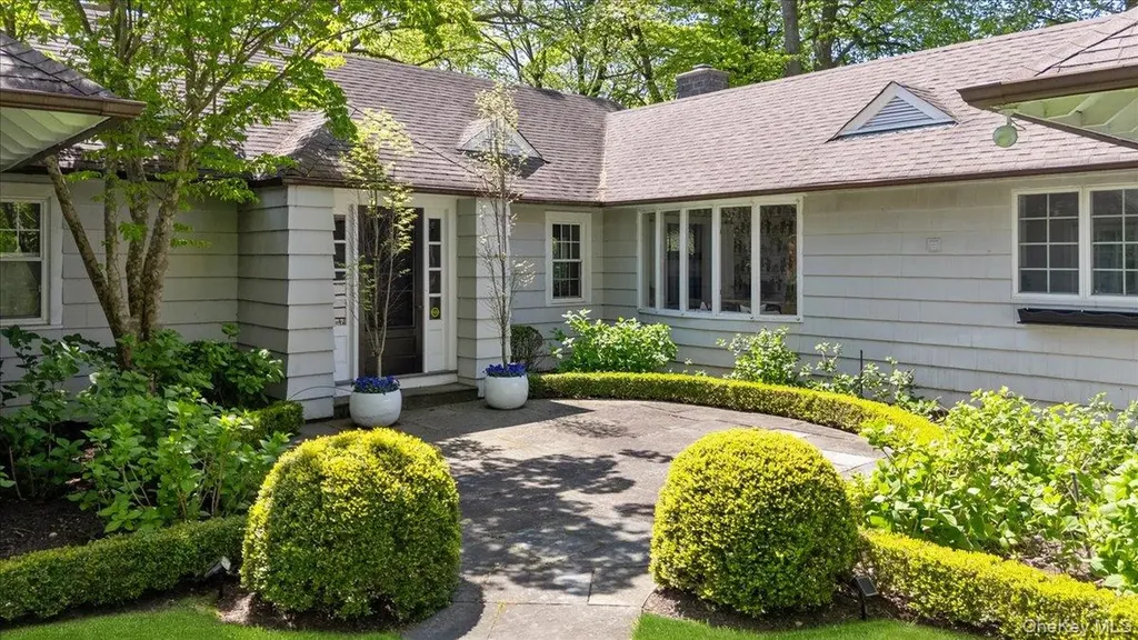 100 Ocean Avenue Lawrence NY 11559