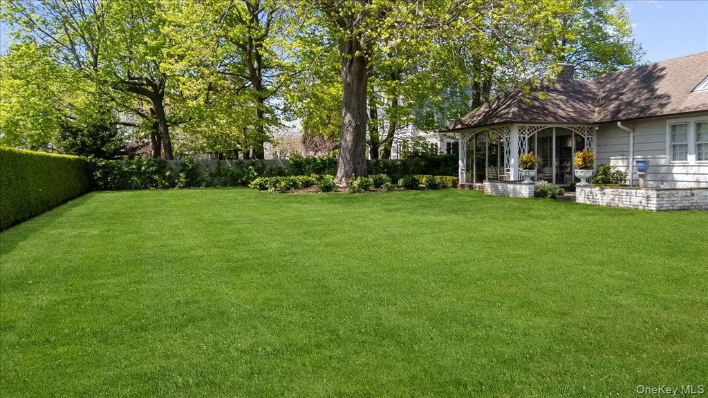 100 Ocean Avenue Lawrence NY 11559