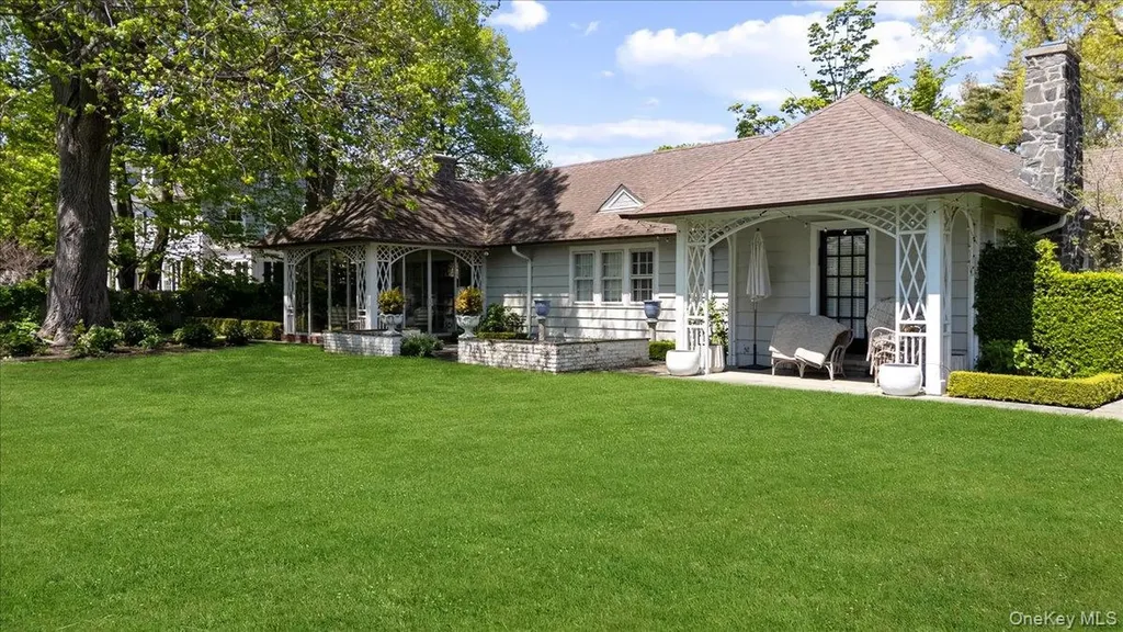 100 Ocean Avenue Lawrence NY 11559