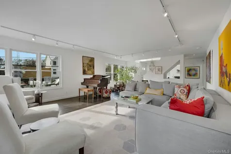 3 Old Lane Scarsdale NY 10583
