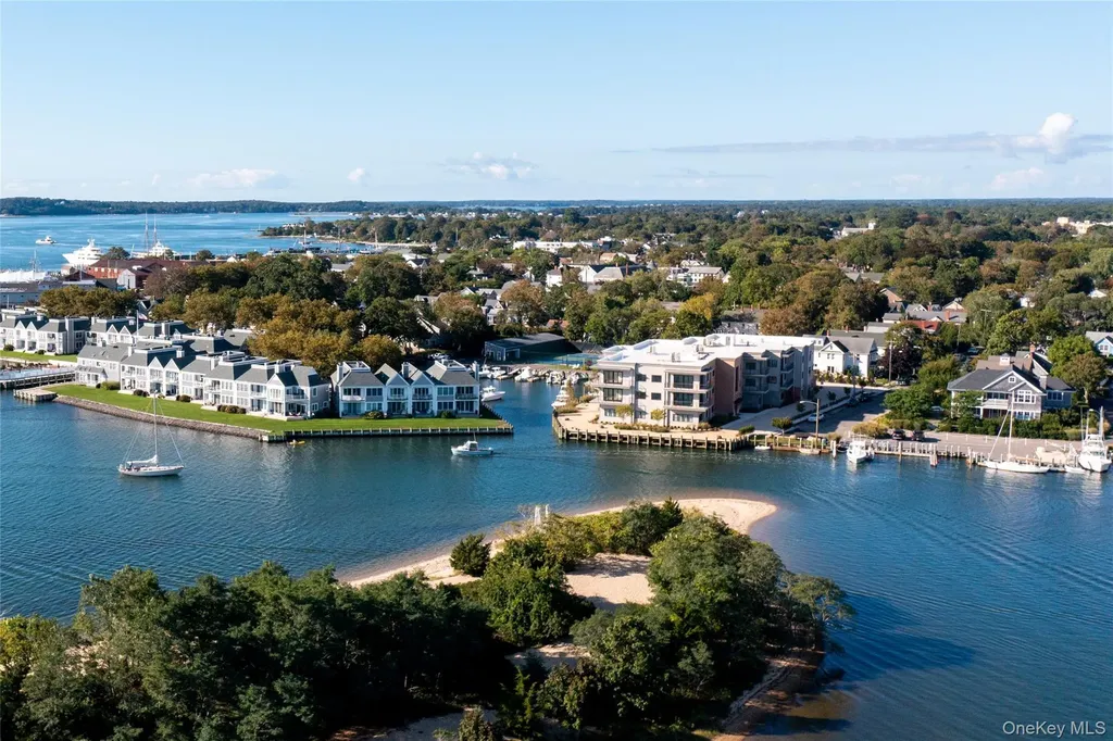 123 Sterling Avenue Greenport NY 11944