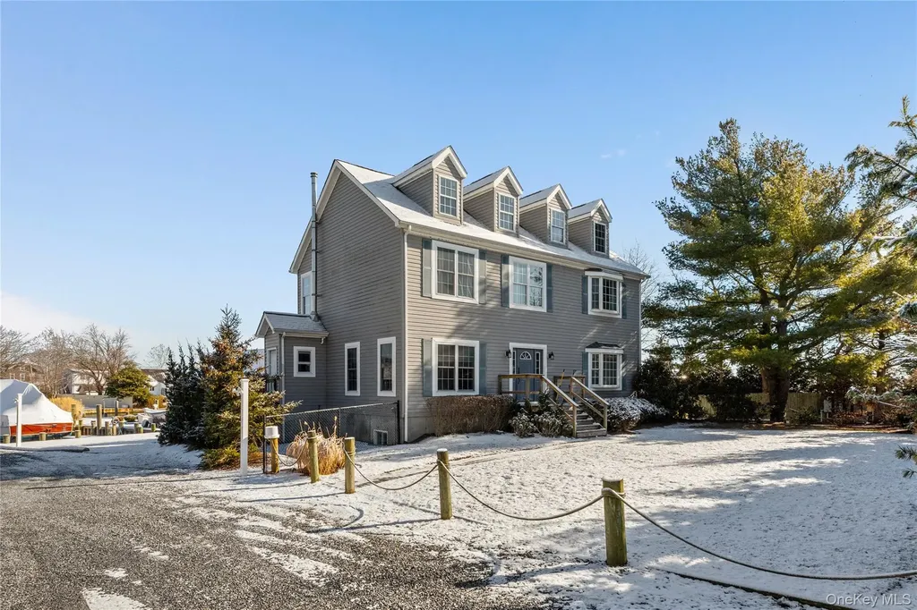65 Ocean Avenue Bay Shore NY 11706