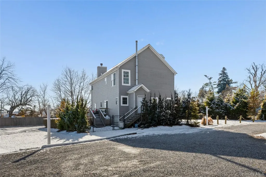 65 Ocean Avenue Bay Shore NY 11706