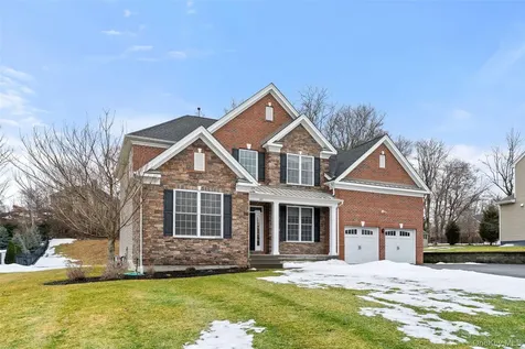 108 Boxwood Circle Hopewell Junction NY 12533