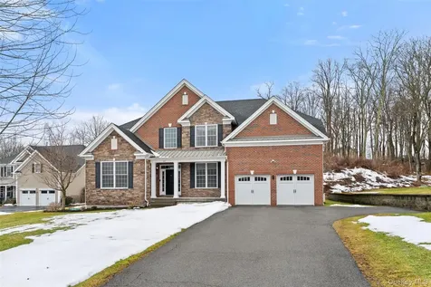 108 Boxwood Circle Hopewell Junction NY 12533