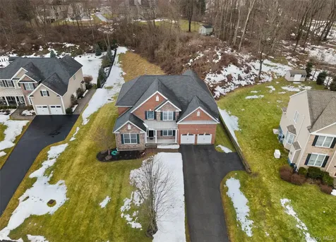 108 Boxwood Circle Hopewell Junction NY 12533