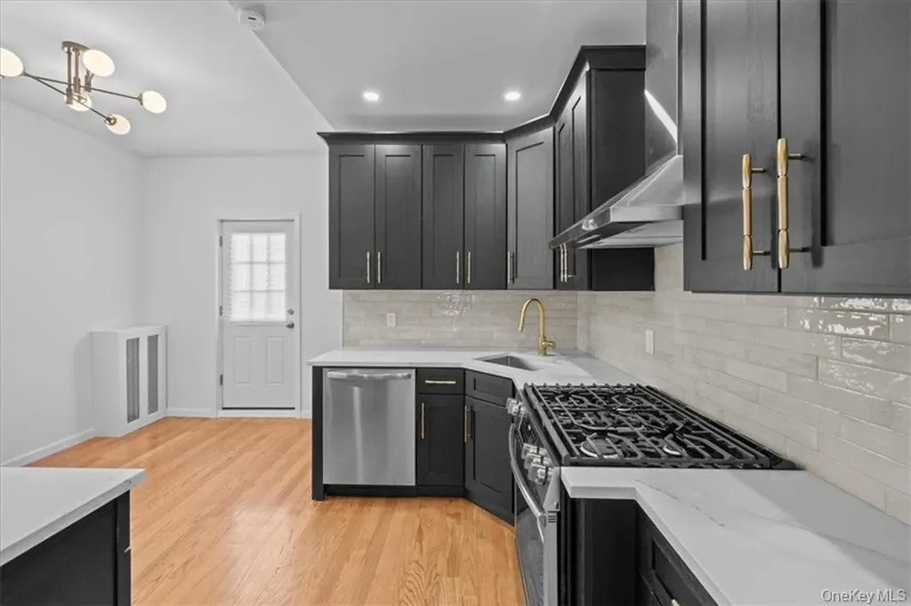 905 E 49th Street Brooklyn NY 11203