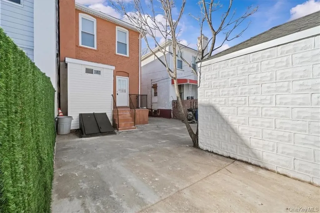 905 E 49th Street Brooklyn NY 11203