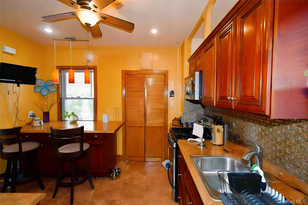 142 Beechwood Avenue Mount Vernon NY 10553