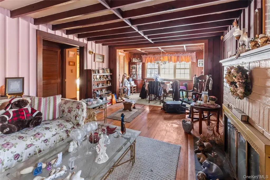 32 Hillside Road Stony Brook NY 11790