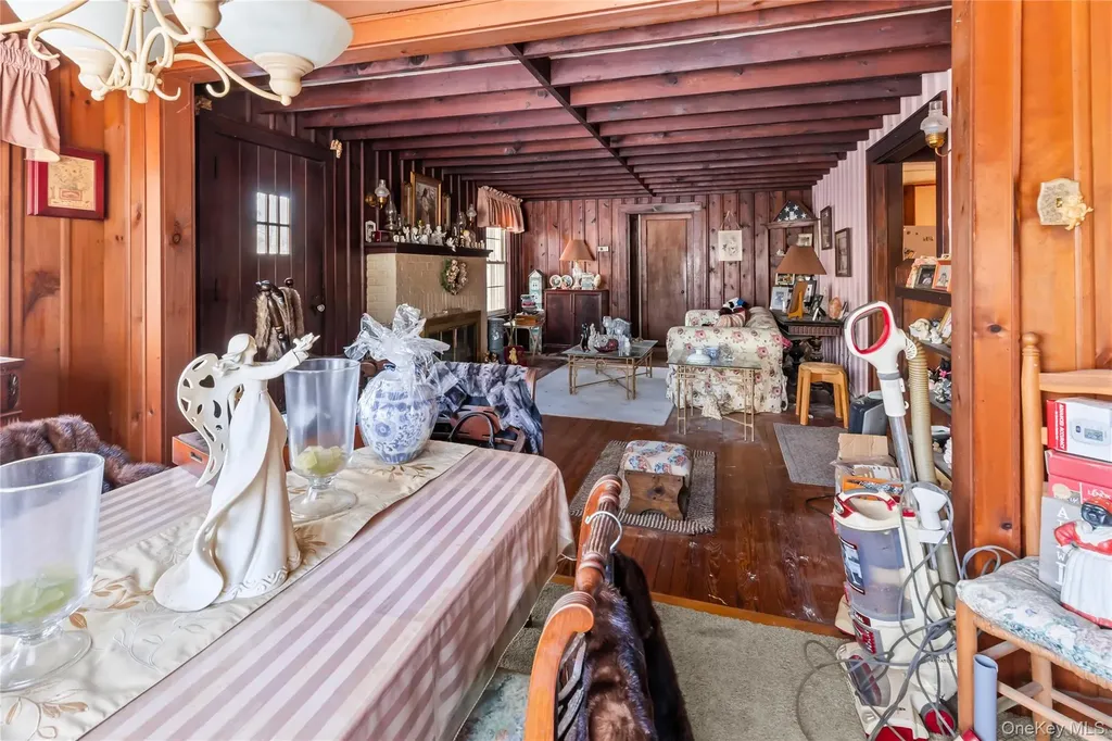 32 Hillside Road Stony Brook NY 11790