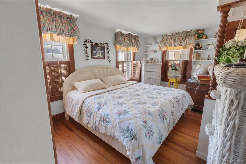32 Hillside Road Stony Brook NY 11790