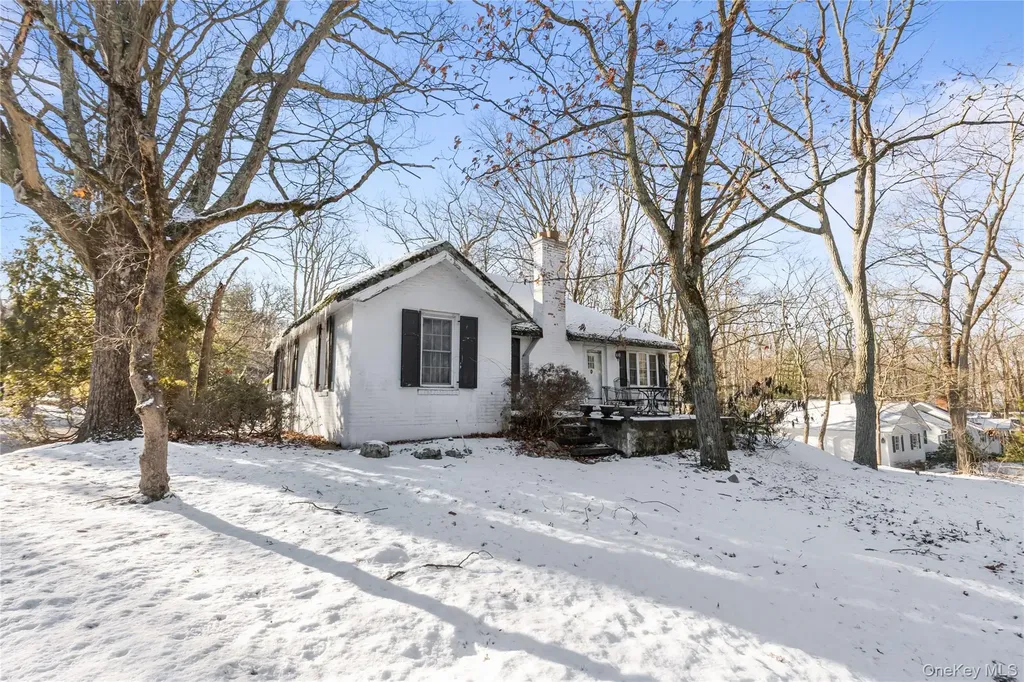 32 Hillside Road Stony Brook NY 11790