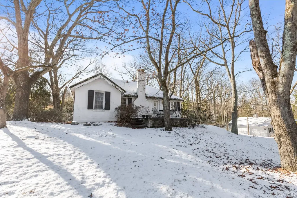 32 Hillside Road Stony Brook NY 11790