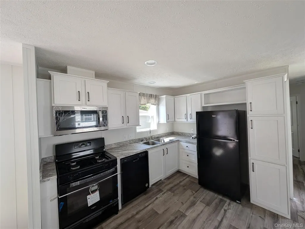 11 Square Hill Road New Windsor NY 12553