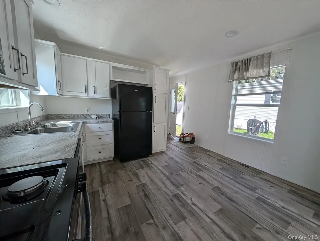 11 Square Hill Road New Windsor NY 12553