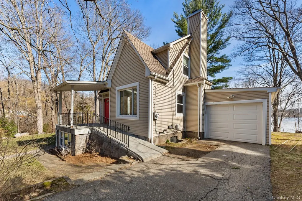 4 S Lake Drive Patterson NY 12563