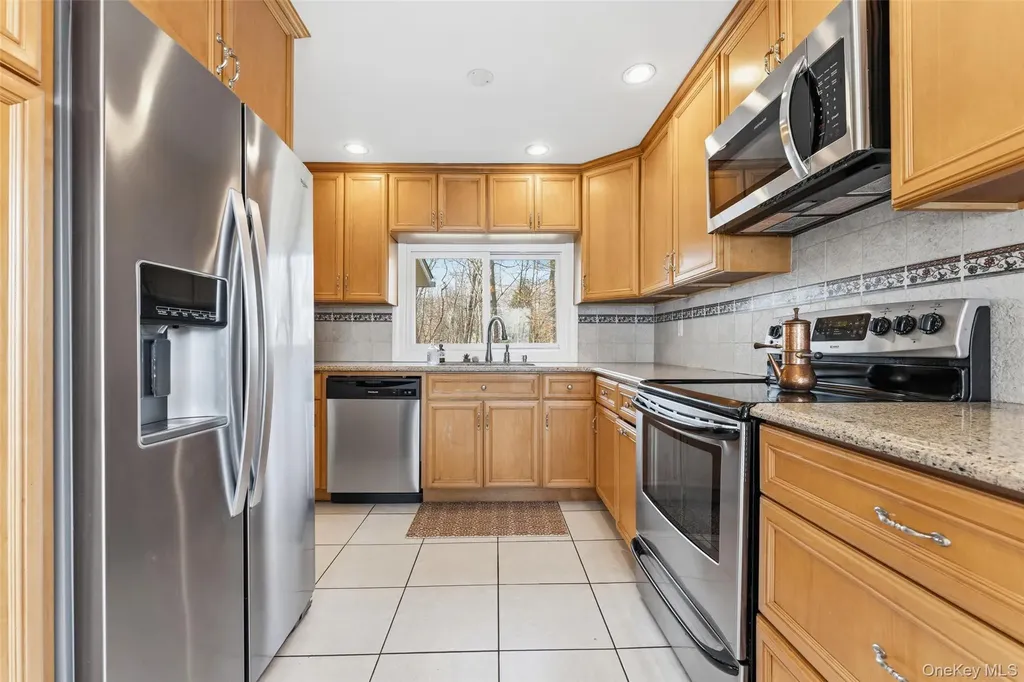 4 S Lake Drive Patterson NY 12563