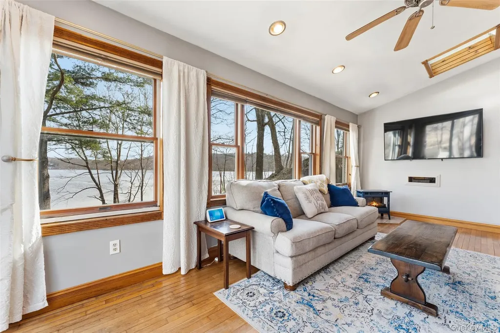 4 S Lake Drive Patterson NY 12563