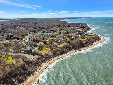 1050 Tasker Lane Greenport NY 11944