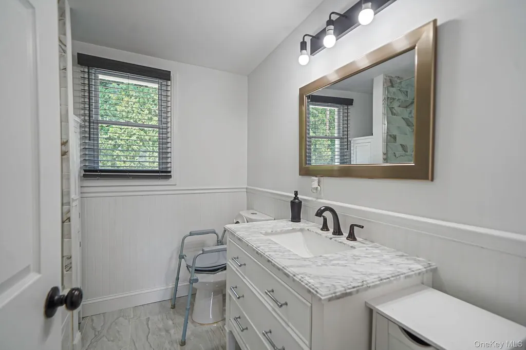 25 Cherry Lane Wading River NY 11792