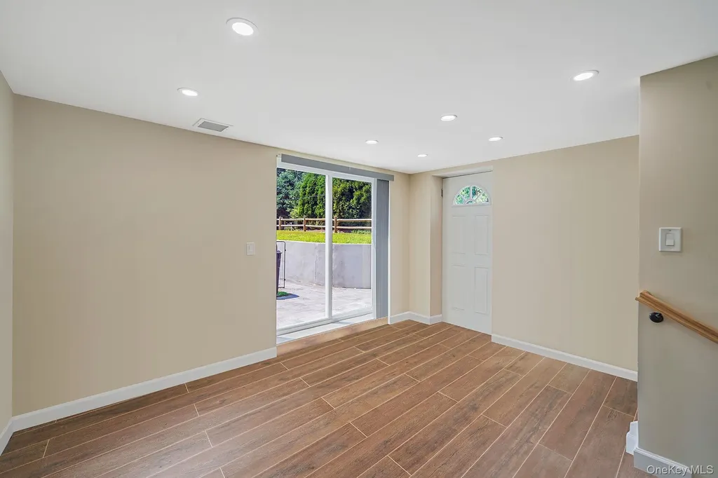 25 Cherry Lane Wading River NY 11792