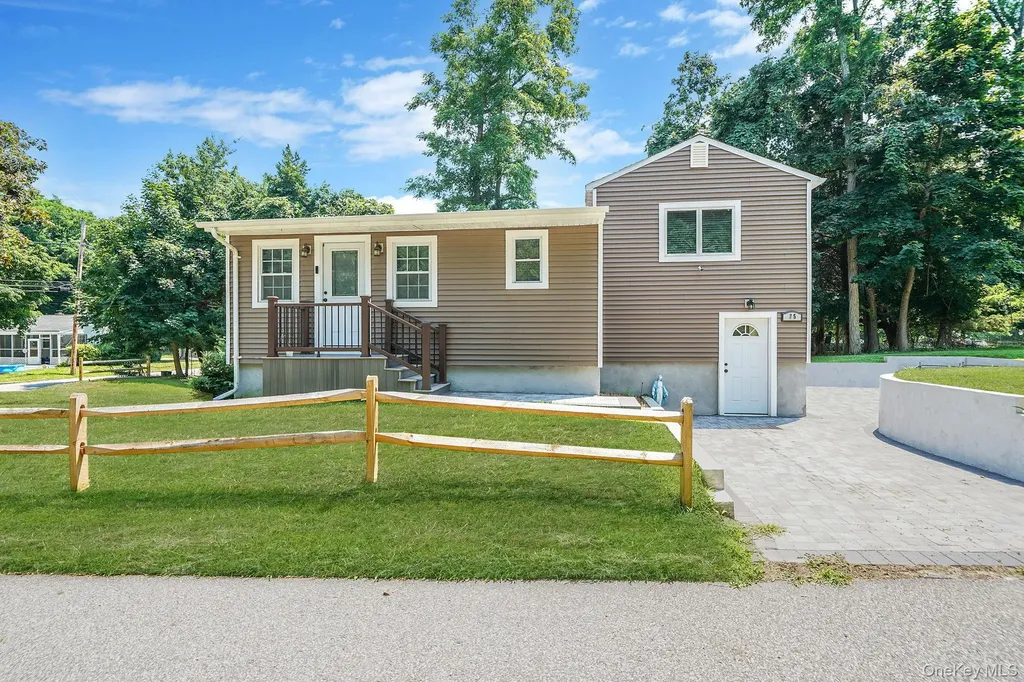 25 Cherry Lane Wading River NY 11792