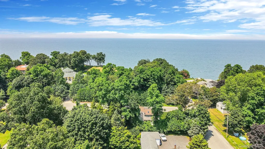 25 Cherry Lane Wading River NY 11792