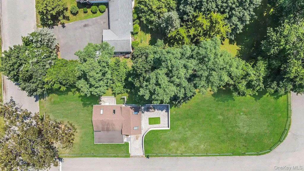 25 Cherry Lane Wading River NY 11792