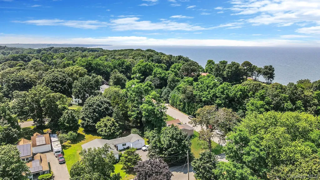 25 Cherry Lane Wading River NY 11792
