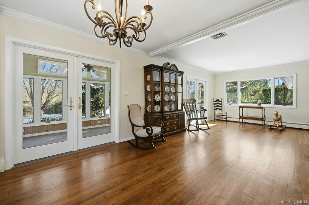 205 Oak Neck Lane West Islip NY 11795