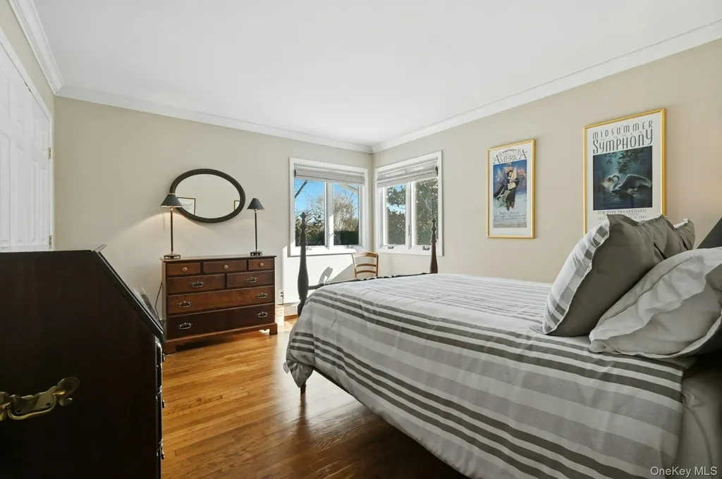 205 Oak Neck Lane West Islip NY 11795