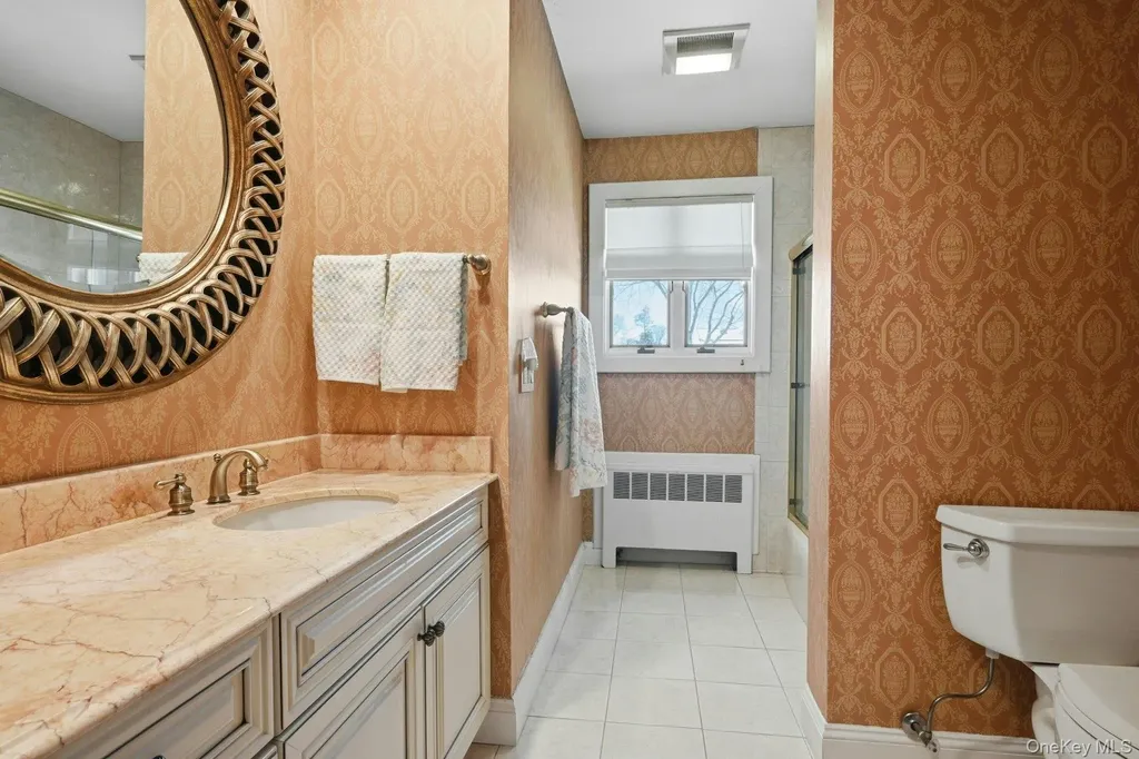 205 Oak Neck Lane West Islip NY 11795