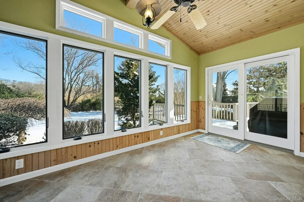 205 Oak Neck Lane West Islip NY 11795