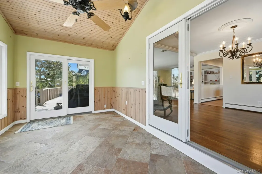 205 Oak Neck Lane West Islip NY 11795