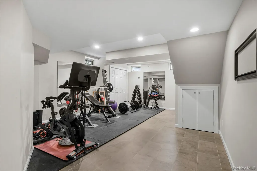 12 Deerfield Lane Scarsdale NY 10583
