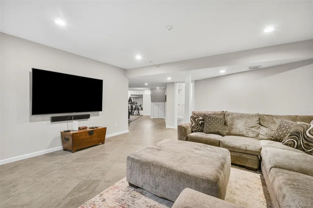 12 Deerfield Lane Scarsdale NY 10583
