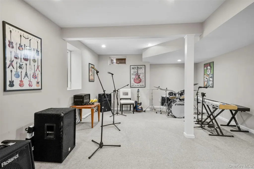 12 Deerfield Lane Scarsdale NY 10583