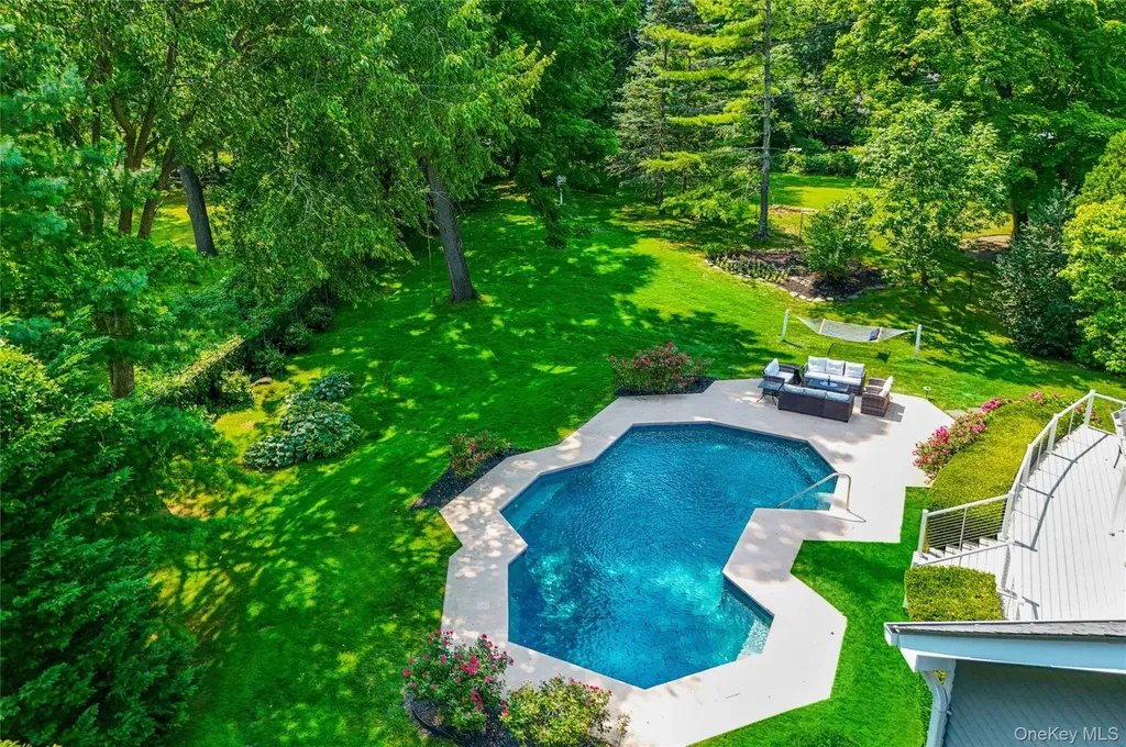12 Deerfield Lane Scarsdale NY 10583