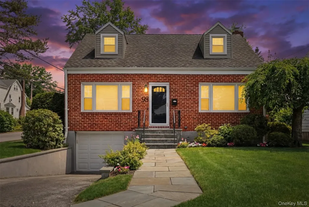 93 Smith Avenue White Plains NY 10605