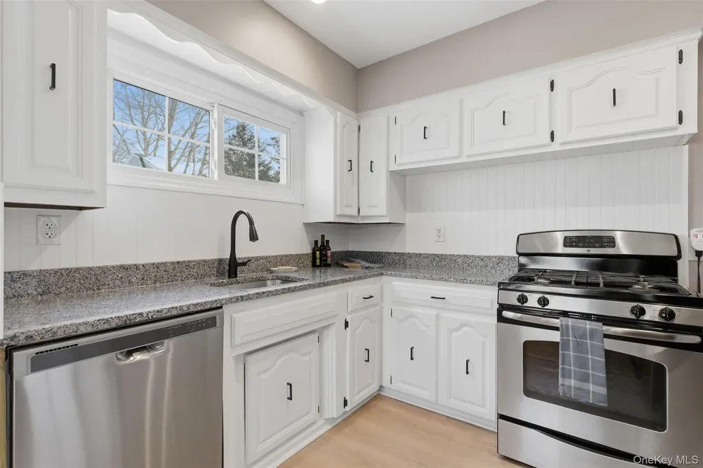 93 Smith Avenue White Plains NY 10605