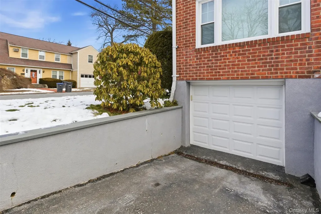 93 Smith Avenue White Plains NY 10605