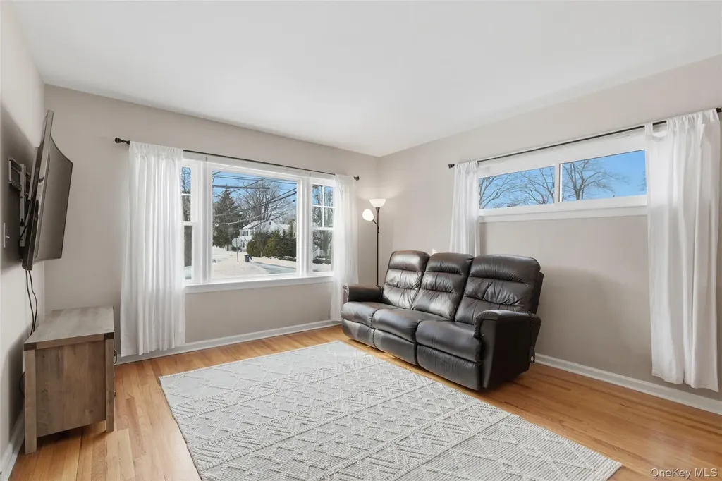 93 Smith Avenue White Plains NY 10605
